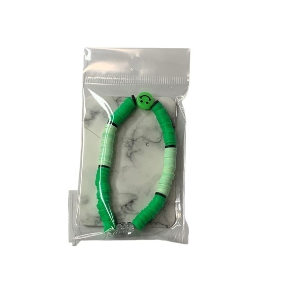 Green Y2K smiley face bracelet - Picture 4 of 4